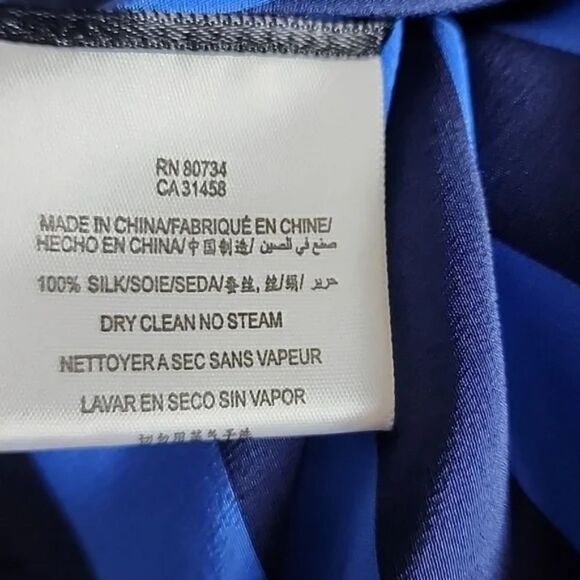 BCBGMAXAZRIA Blue Silk Shirt Small NWT - Picture 5 of 5